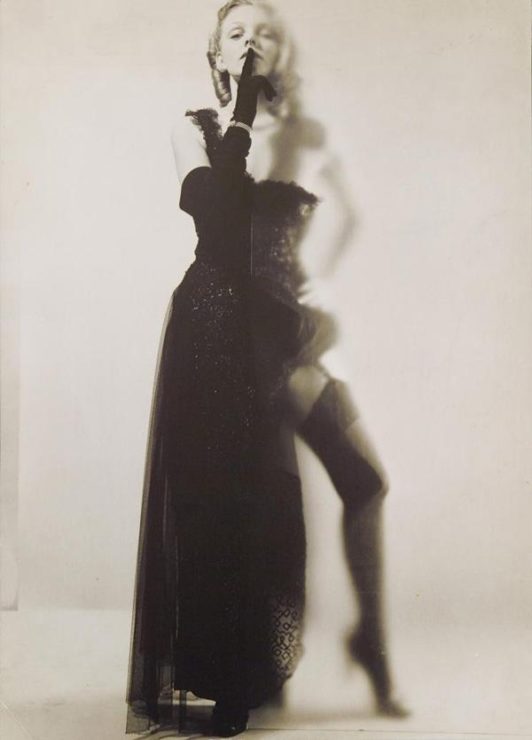 thumbs_erwin-blumenfeld-21